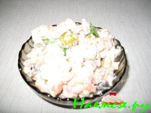 Салат "Новогодний" с морепродуктами и грибами