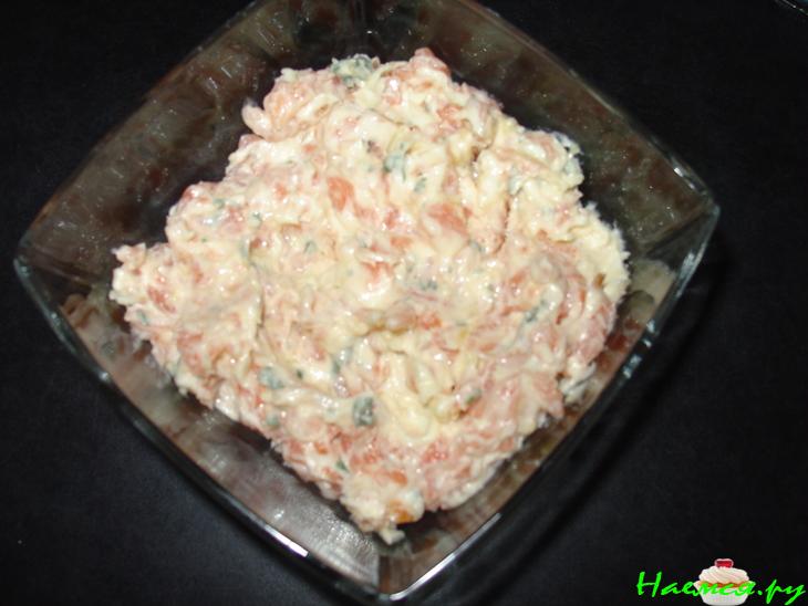 Лососевое масло с лимоном и базиликом