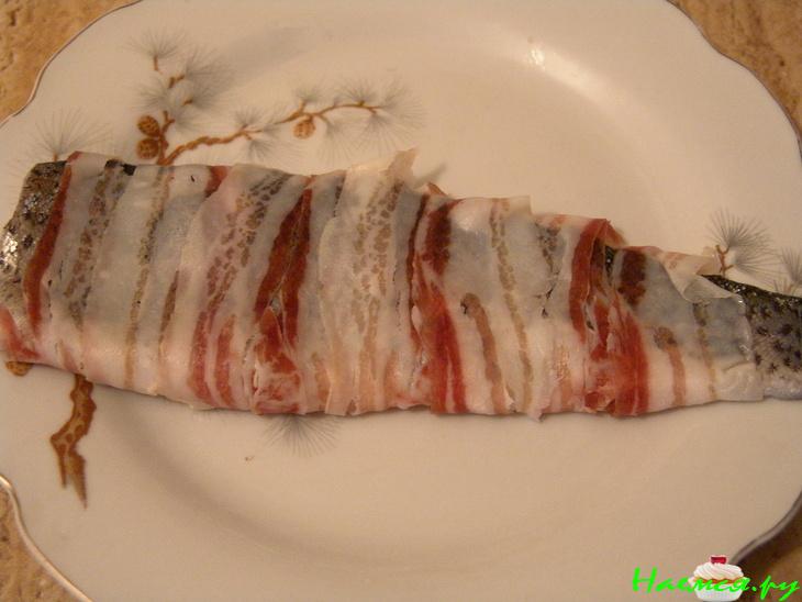 Горячий салат с рыбой