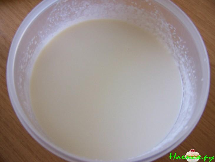 Кокосовое бланманже с соусом из манго