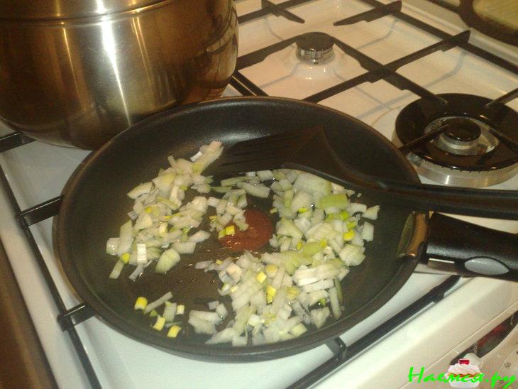 Супчик с пельменями на скорую руку