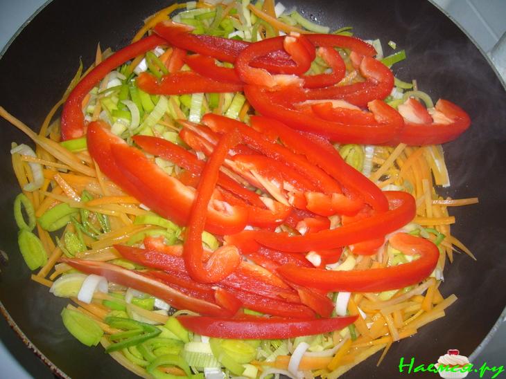 Бамия с овощами и имбирем