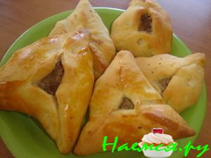 Треугольные вкусняшки, капустный пирог и булочки с кунжутом