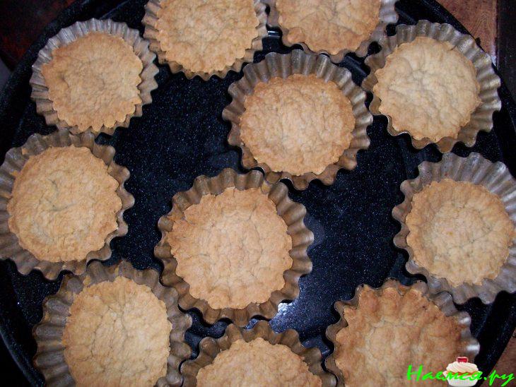 Корзиночки с маринованной грушей с желе