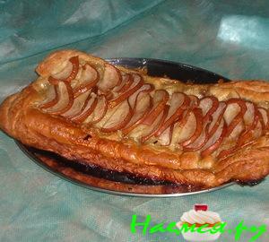 Слоеный десерт из груш с шоколадом Слоеный десерт из груш с шоколадом