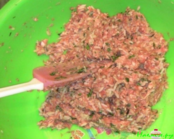 Долма в маринованных виноградных листьях Долма в маринованных виноградных листьях