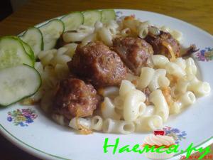 Макароны с фрикадельками