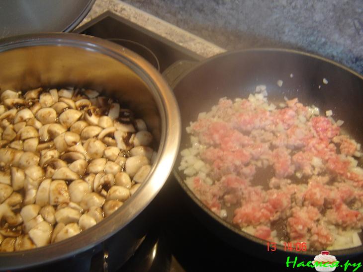 Сырный суп с пореем и шампиньонами Сырный суп с пореем и шампиньонами