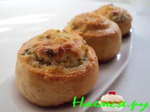 Чесночные рулетики с овечьей брынзой