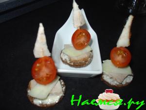 Закуска с хлебом PUMPERNICKEL