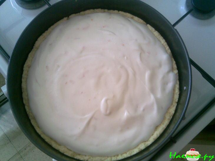 Песочный пирог с абрикосами и творогом