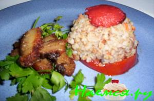 Камбала с помидорами и гречкой Камбала с помидорами и гречкой