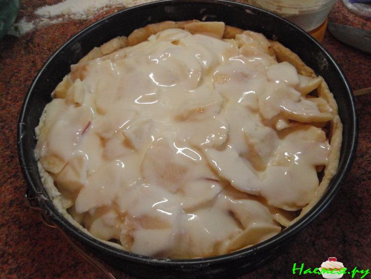 Яблочный пирог с кремом Яблочный пирог с кремом