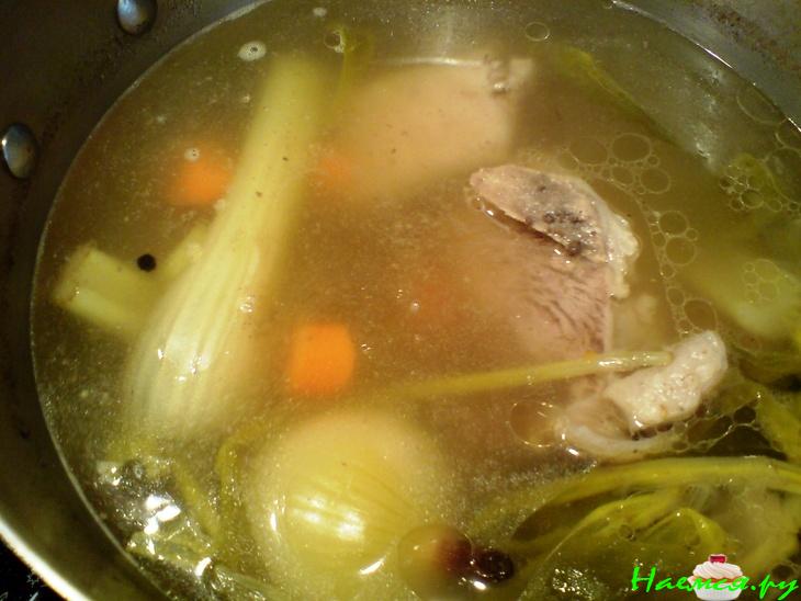 Солянка мясная сборная в горшочке Солянка мясная сборная в горшочке