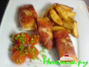 Белая рыба с оливами и базиликом