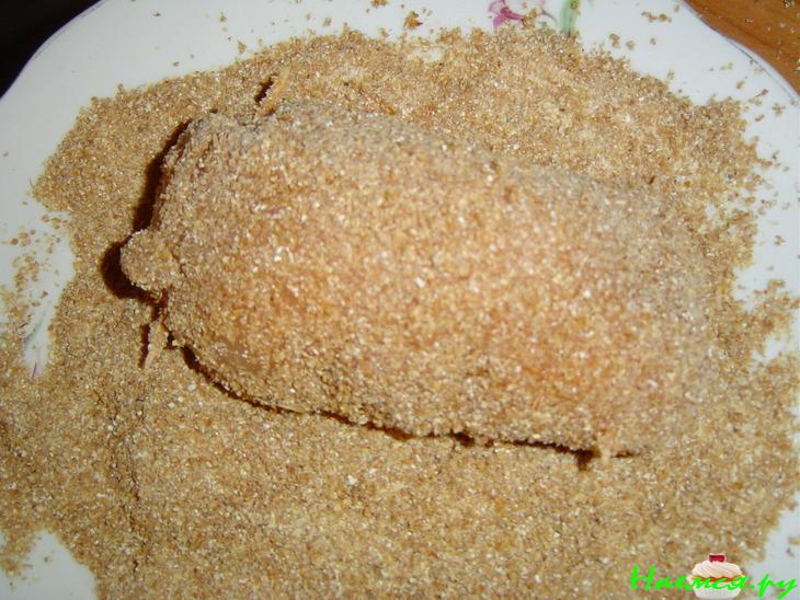 Рулетики из куриной грудки с плавленым сыром и зеленью Рулетики из куриной грудки с плавленым сыром и зеленью