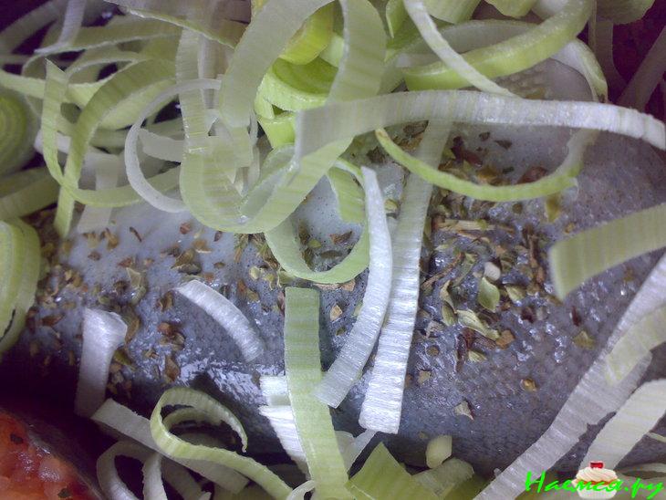 Горбуша с луком пореем Горбуша с луком пореем