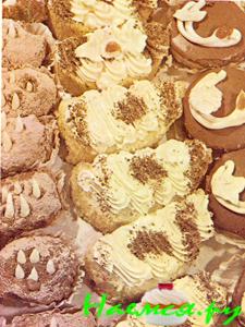 Бисквитное пирожное на сметане