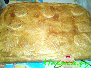 Яблочный дрожжевой пирог Яблочный дрожжевой пирог