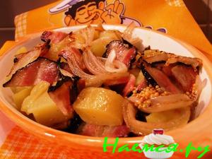 Горячий салат с беконом и картофелем