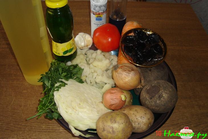 Борщ с черносливом и сырными плюшками