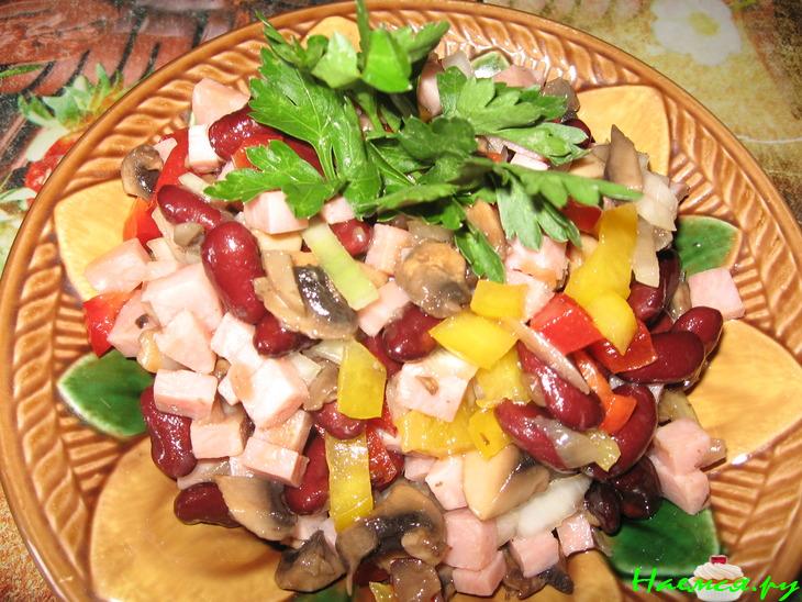 Салат из красной консервированной фасоли