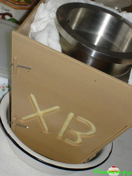 Пасха творожная с изюмом и цукатами