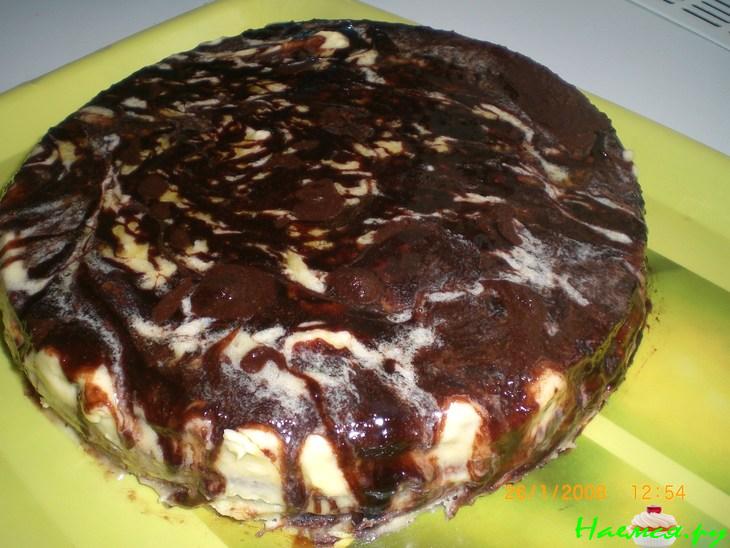 Торт 'Прага' со сливочным кремом в шоколадной глазури Торт 'Прага' со сливочным кремом в шоколадной глазури