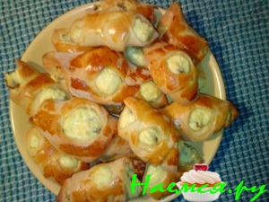 Ватрушки с творогом и изюмом Ватрушки с творогом и изюмом