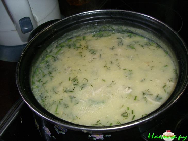 Куриный сливочный супчик с сыром и гренками!