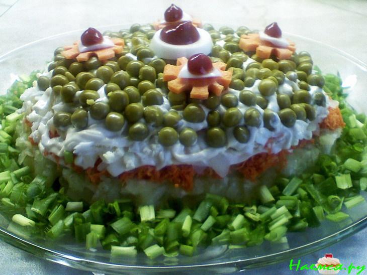 Овощной слоеный салатик с редькой