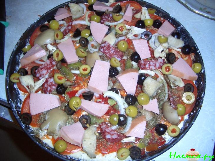 Пицца ассорти на толстом тесте Пицца ассорти на толстом тесте