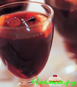 Теплое вино с пряностями