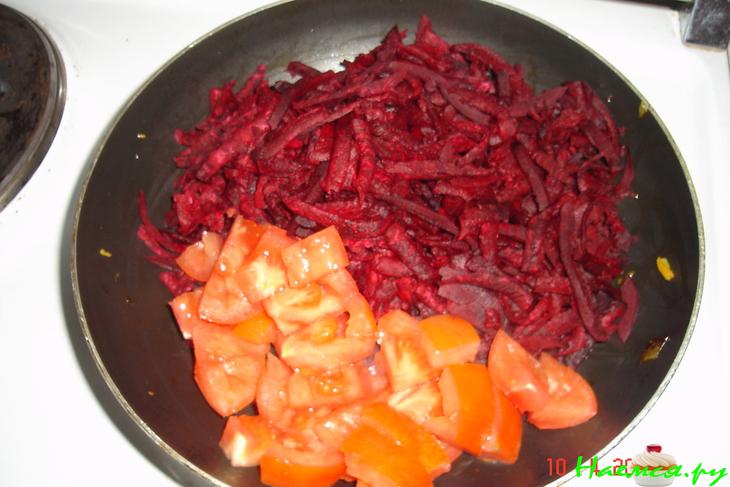 Борщ с черносливом и сырными плюшками