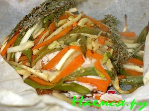 Куриная грудка с овощами в пергаменте