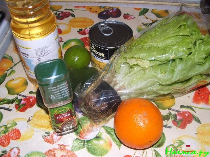 Салат из авокадо с кукурузой