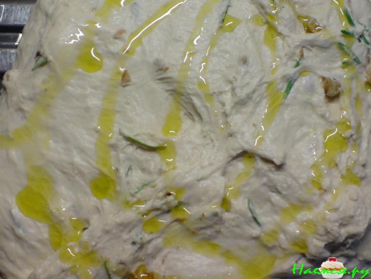 Фокачча с грецкими орехами и розмарином