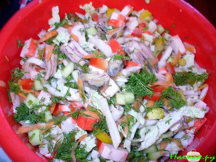 Салат "Дамский каприз" (морской коктейль) Салат "Дамский каприз" (морской коктейль)