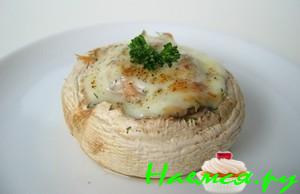 Грибы фаршированные тунцом