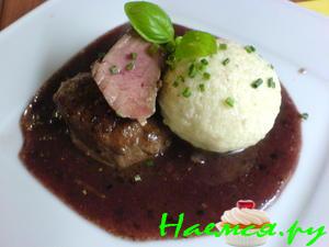 Филе ягнёнка и кнедлик из козьего сыра