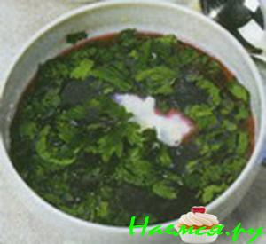 Свекольный суп (со свеклой с листочками)