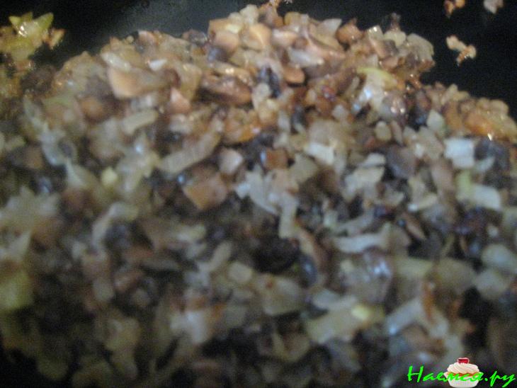 Куриные котлеты с грибами в кляре