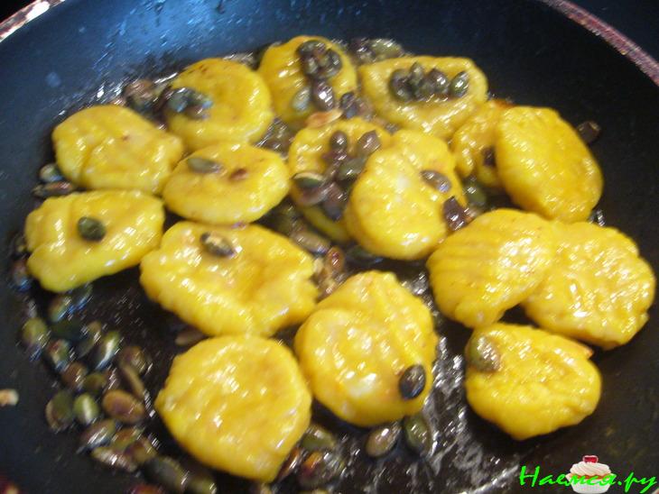 Тыквенные ньокки с семечками и пармезаном Тыквенные ньокки с семечками и пармезаном