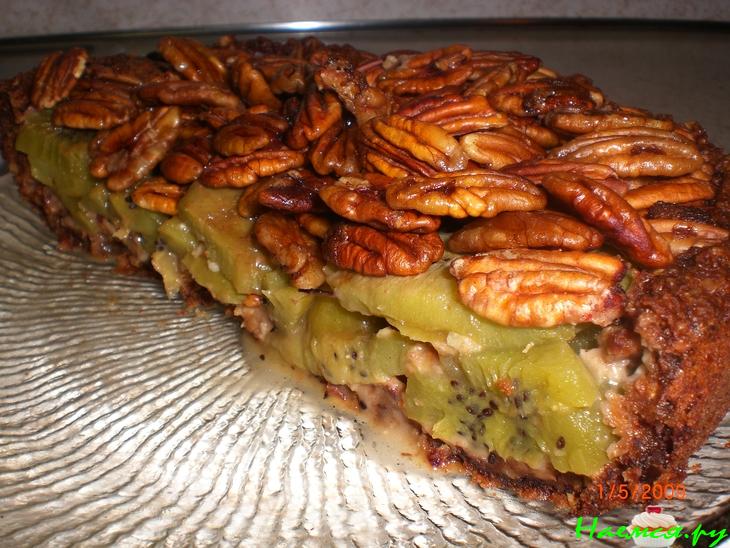 Овсяный пирог с киви и орехами