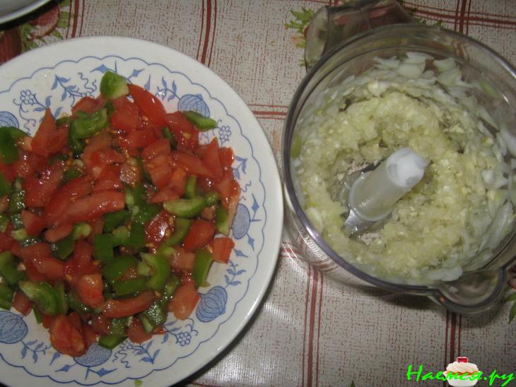 Курочка с овощами и чесноком