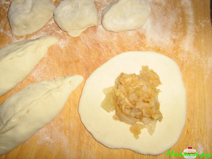 Постные пирожки с луком и...яблоками