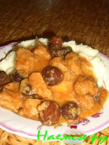 Говядина с изюмом в хлебном соусе