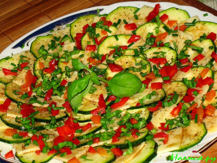 Салат из цуккини с тильзитским сыром