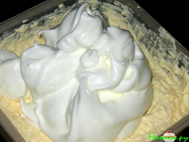 Творожный пирог с красными ягодами Творожный пирог с красными ягодами