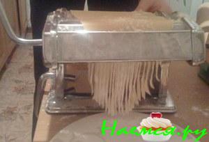 Домашняя лапша с сыром Домашняя лапша с сыром